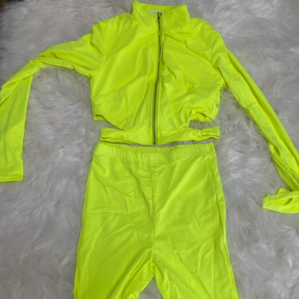 2- Piece neon set